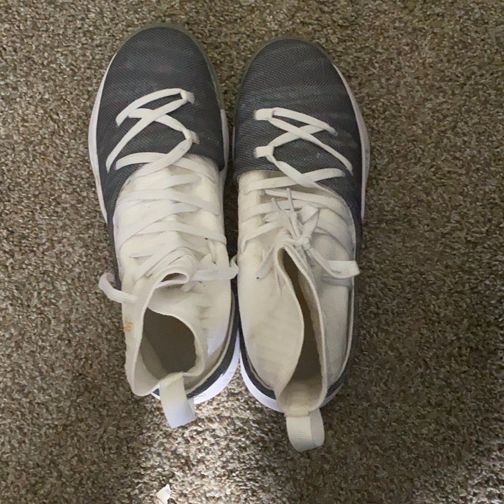 Under Armor Curry Basketball Shoes 8.5 Men